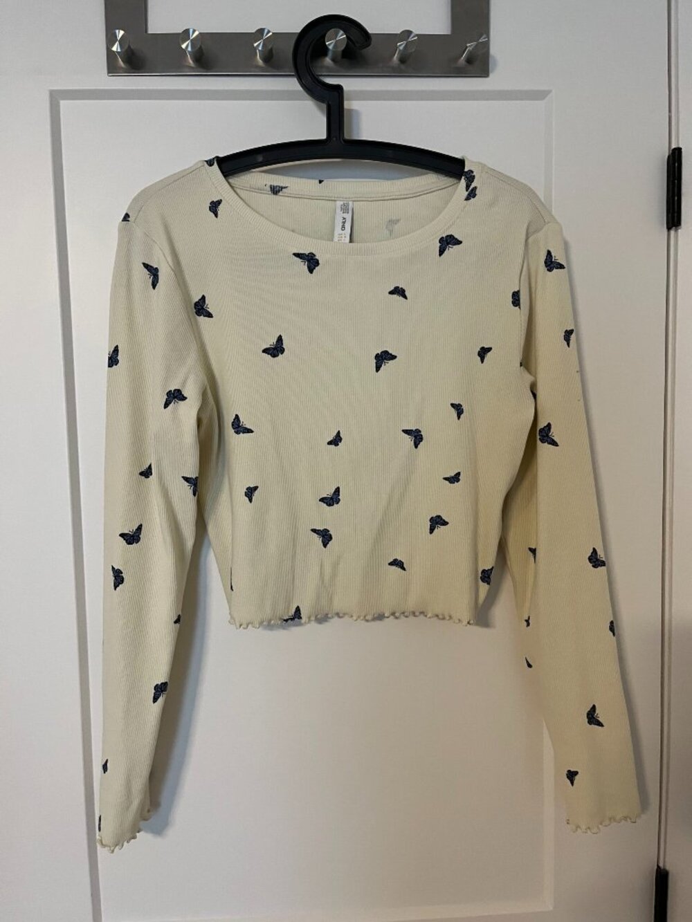 Only / Butterfly Cropped Long Sleeve